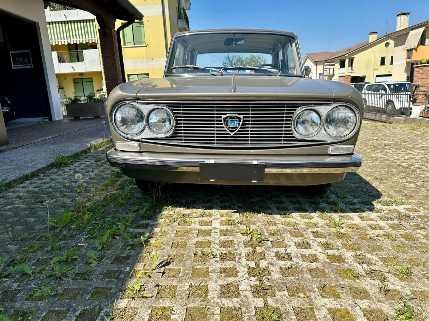 Lancia Fulvia Grey - 2