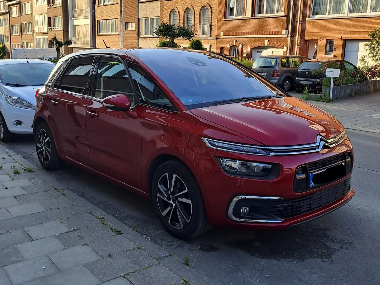 Citroen C4 SpaceTourer C4 Spacetourer 1.2 PureTech Live S Rood - 1