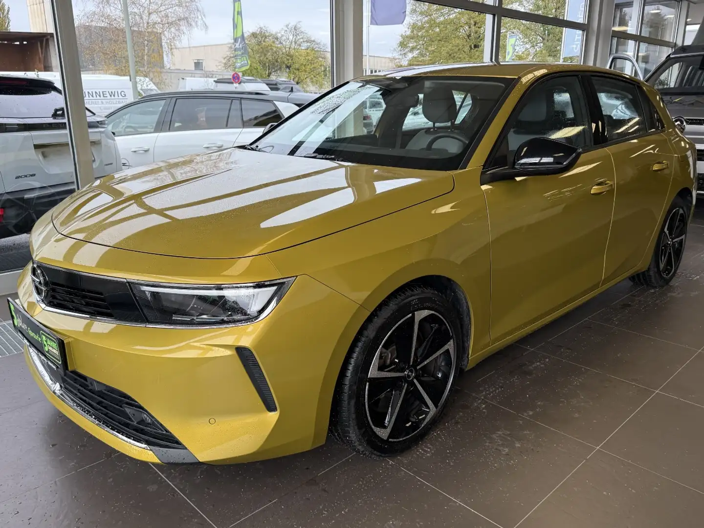 Opel Astra L 1.6 Turbo Plugin Edition PDC*Tempomat Gelb - 2