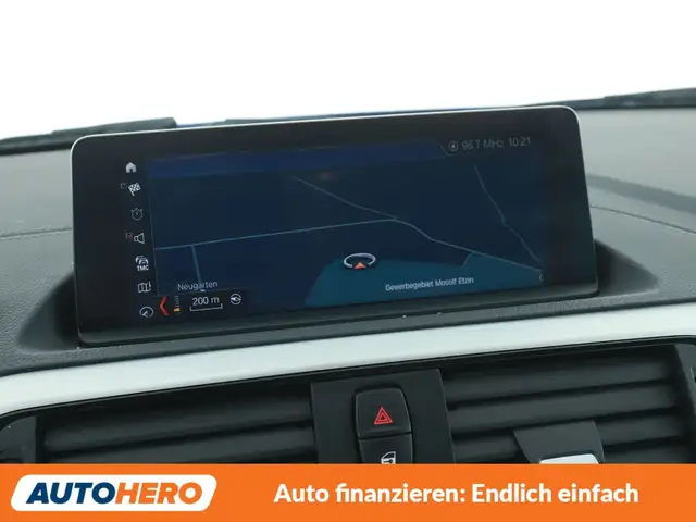 BMW 1 Series view 22