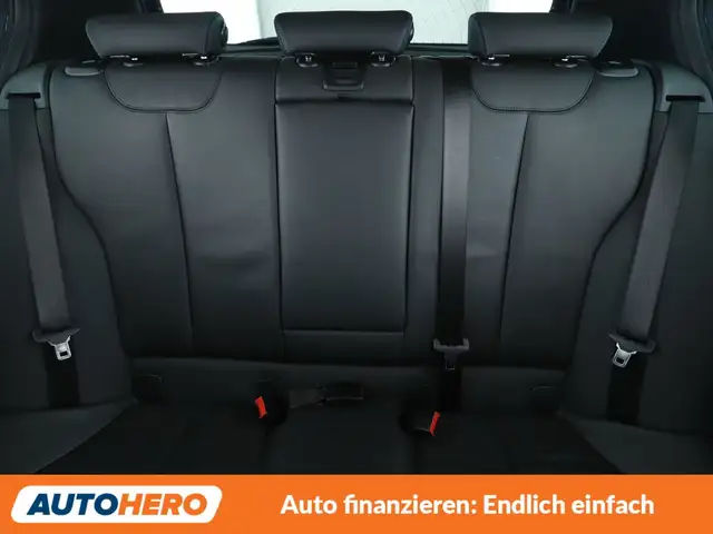 BMW 1 Series view 16