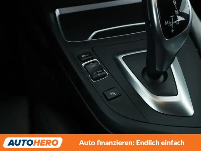 BMW 1 Series view 25