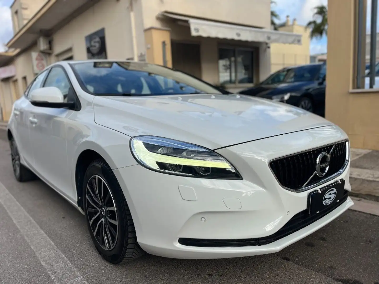 Volvo V40 D2 120CV Plus Blanc - 2