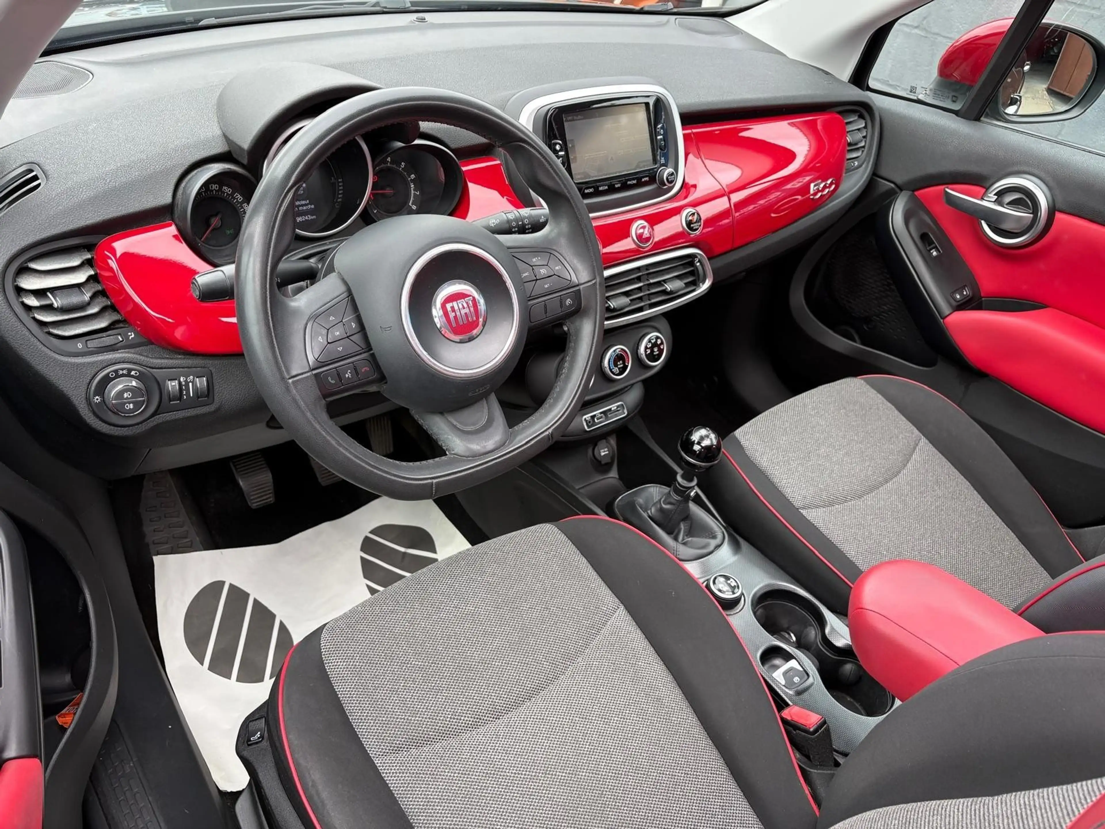 Fiat 500X 1.6i E-torq Rosso Amore | | TOIT PANO — photo 7