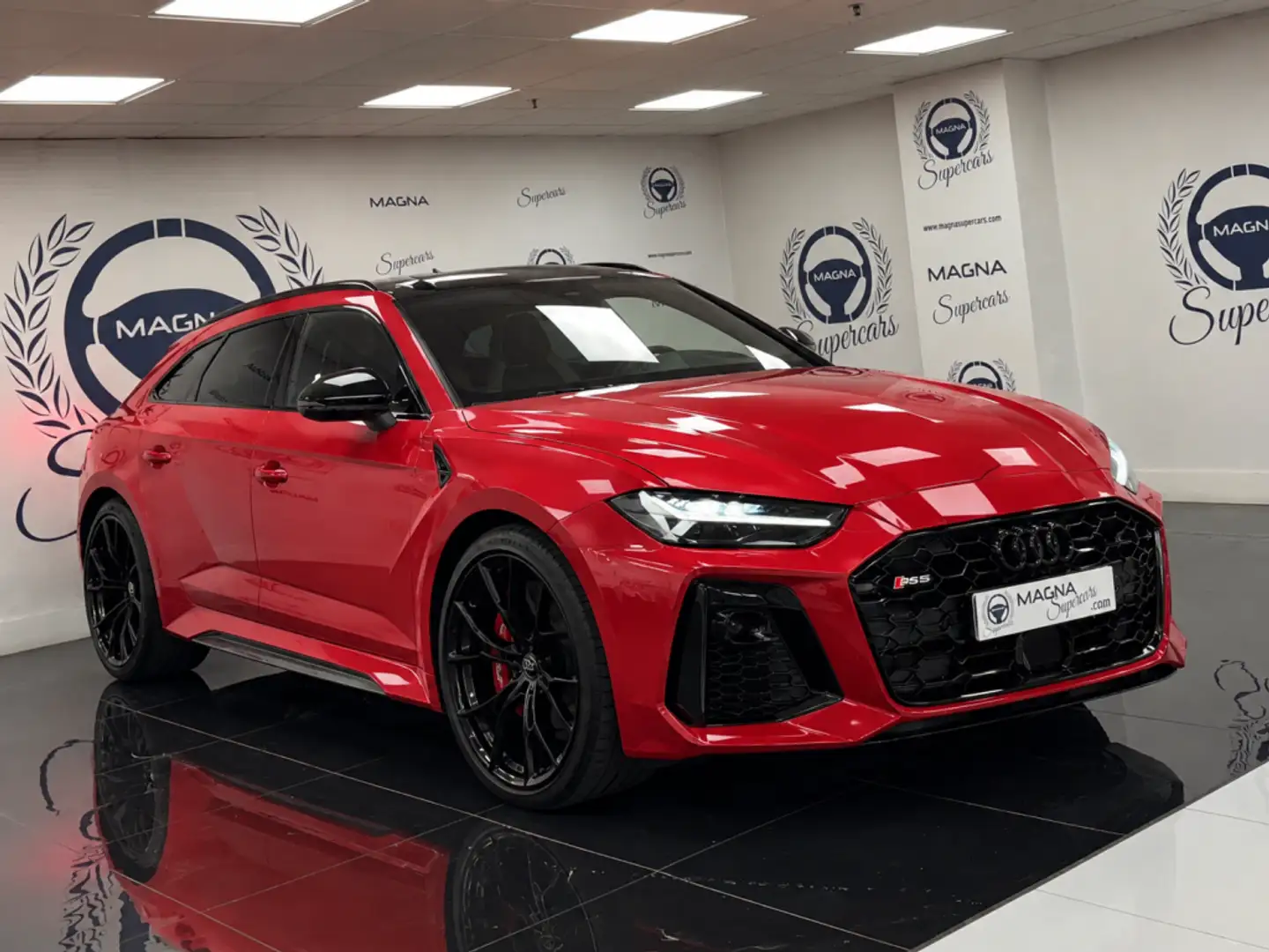 Audi RS5 Avant TFSI e-hybrid Tiptronic 470kW Rojo - 1