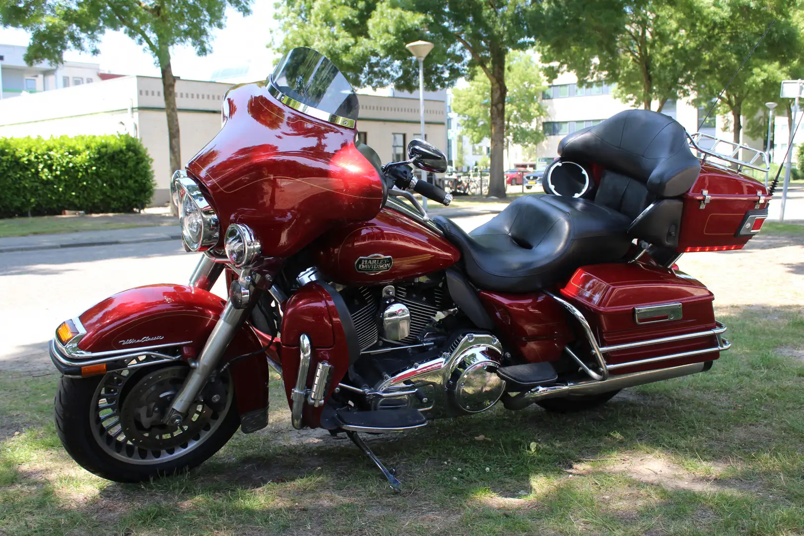 Harley-Davidson Ultra Classic FLHTCU Červená - 2