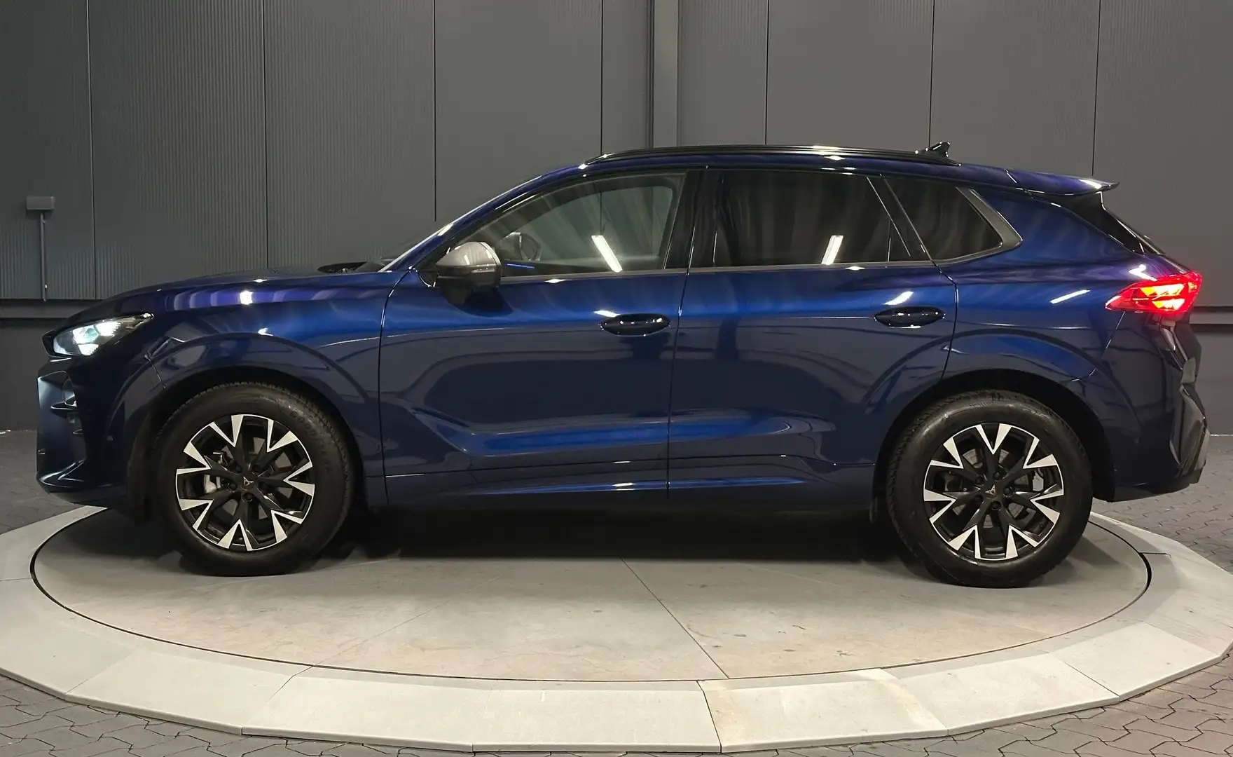 CUPRA Terramar 1.5 eTSI DSG *Performance-Paket*HeadUp*KAMERA*ACC* Blau - 2