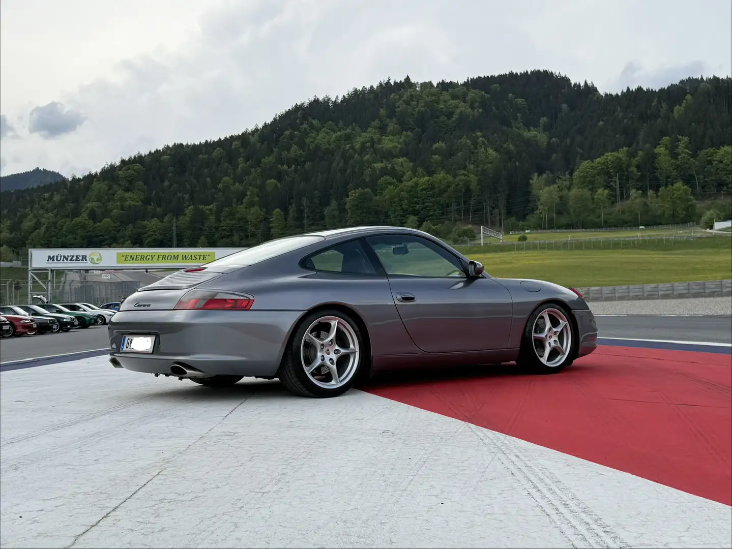 Porsche 996 911 Carrera Coupé Tiptronic Grau - 2