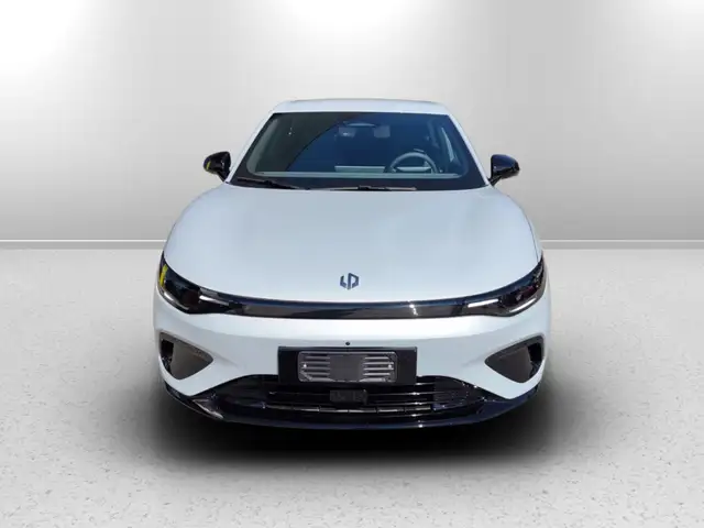 Leapmotor B05 view 2