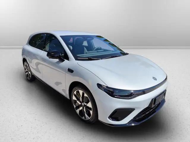 Leapmotor B05 view 10