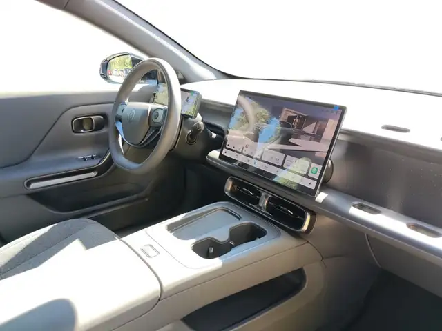 Leapmotor B05 view 15