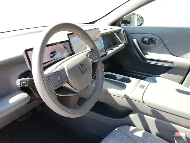 Leapmotor B05 view 11