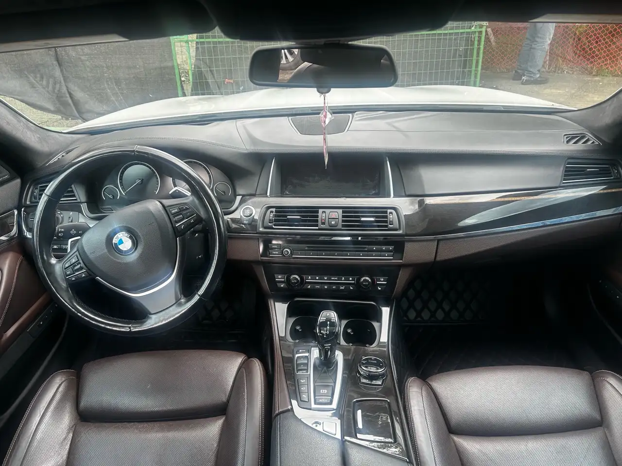 BMW 5 Series снимка BMW 5 Series