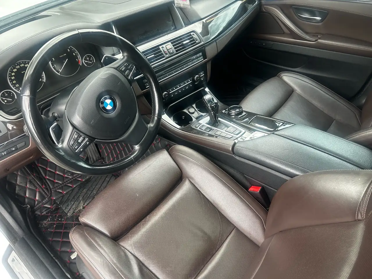 BMW 5 Series снимка BMW 5 Series