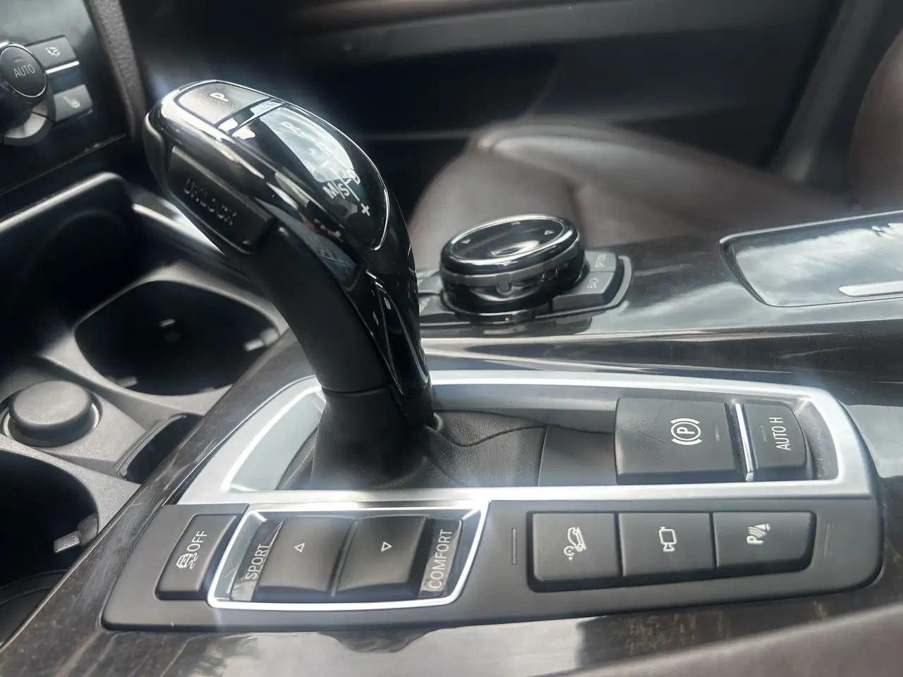 BMW 5 Series снимка BMW 5 Series