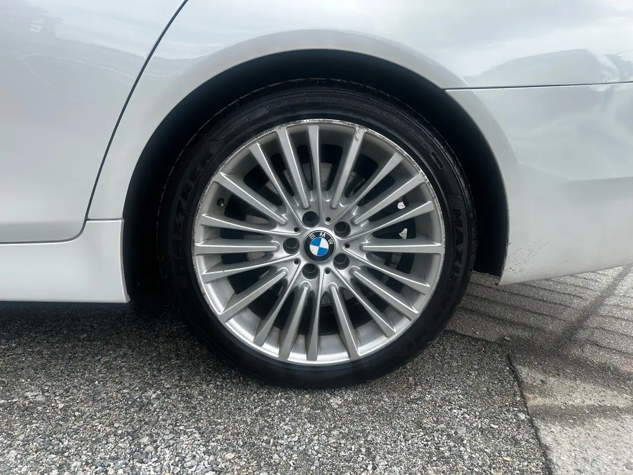 BMW 5 Series снимка BMW 5 Series