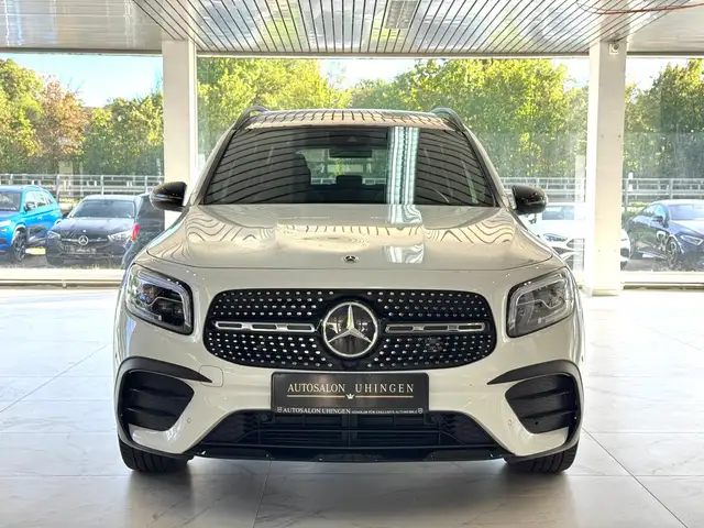 Mercedes-Benz GLB view 2