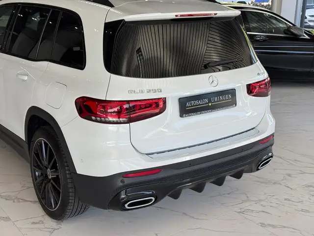 Mercedes-Benz GLB view 10