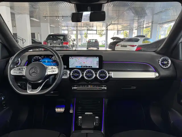 Mercedes-Benz GLB view 15