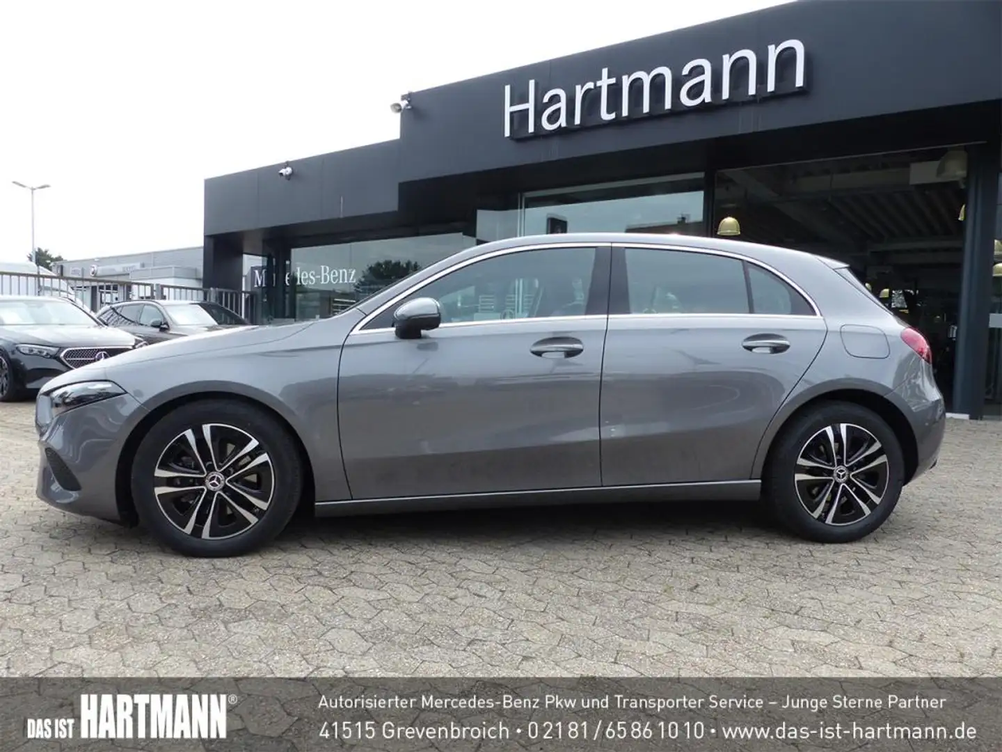 Mercedes-Benz A 180 PROGRESSIVE+PANO-DACH+NAVI+RF.-KAMERA+MBUX Grau - 2
