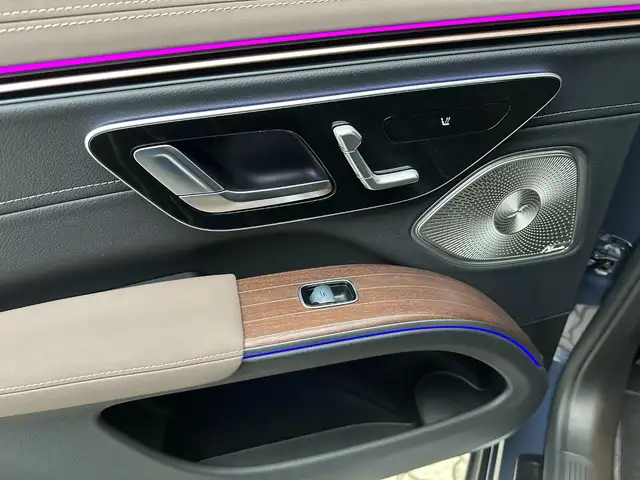 Mercedes-Benz EQS SUV EQS 450 4MATIC SUV AMG Sitzklima Panoramadach Ansicht 11