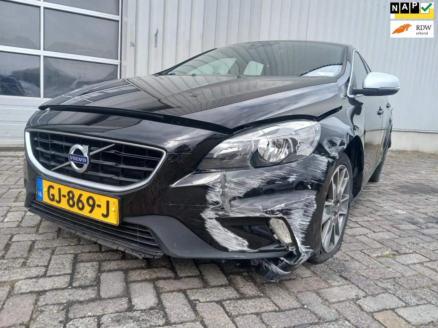 Volvo V40 2.0 D2 R-Design Business - Airco - Leer - Schade Zwart - 1