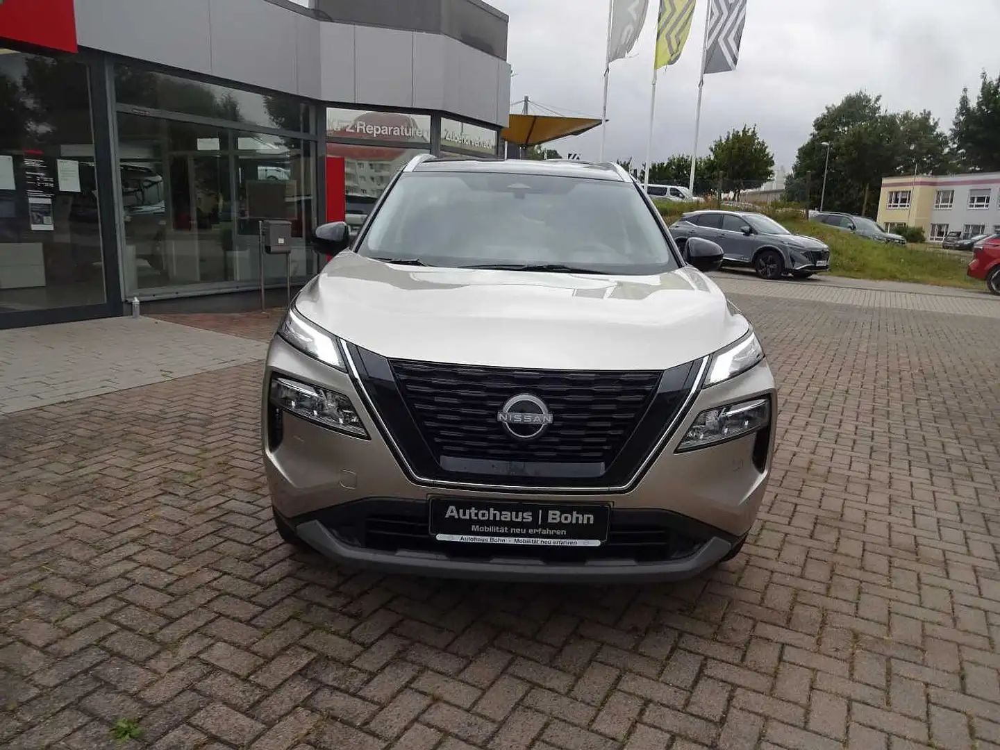 Nissan X-Trail e-Power 1.5 VC-T e-4ORCE N-Connecta Silber - 2