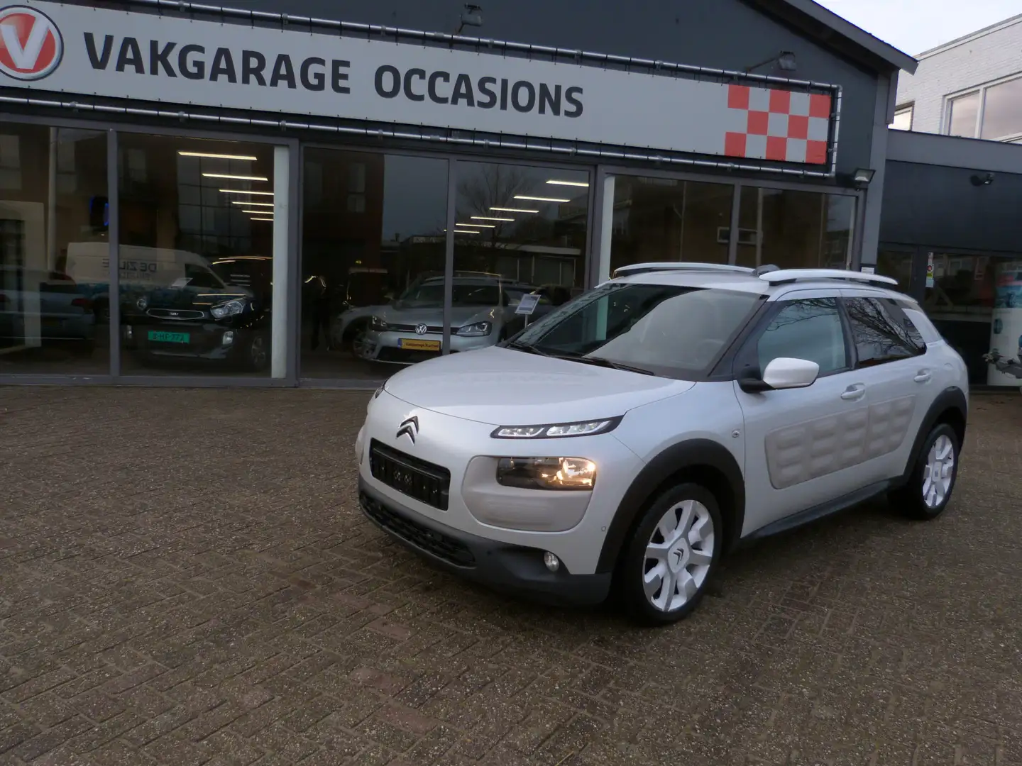 Citroen C4 Cactus 1.2 PureTech Business Plus Parelmoer wit,navi,came Wit - 2