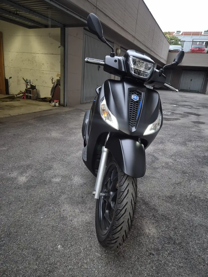 Piaggio Medley 200