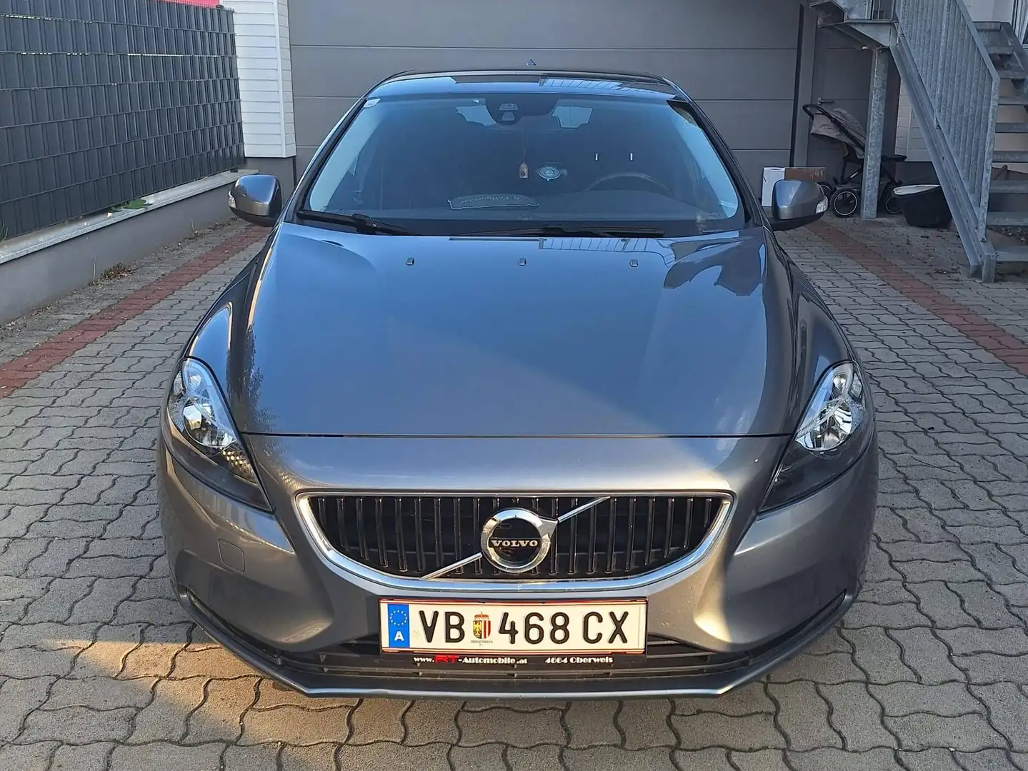 Volvo V40 V40 D2 2.0 Edition Edition Grau - 2