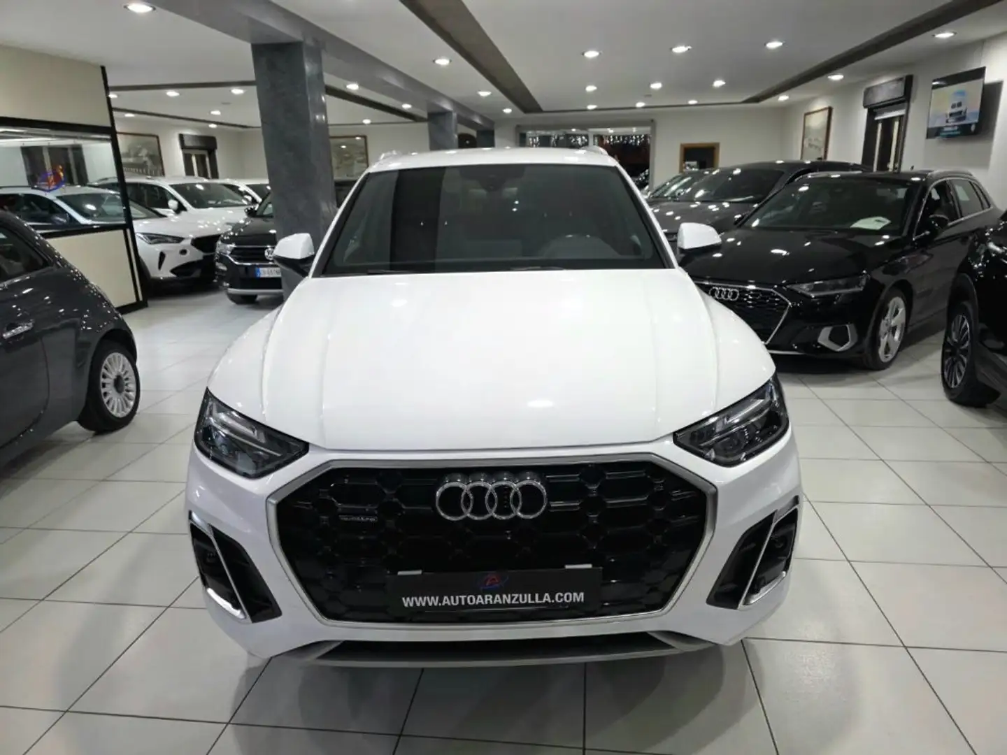Audi Q5 40 S Line 2.0 TDI 204CV Quattro S tronic Virtual Bianco - 2