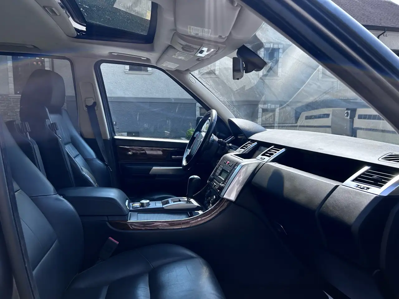 Land Rover Range Rover Sport снимка Land Rover Range Rover Sport