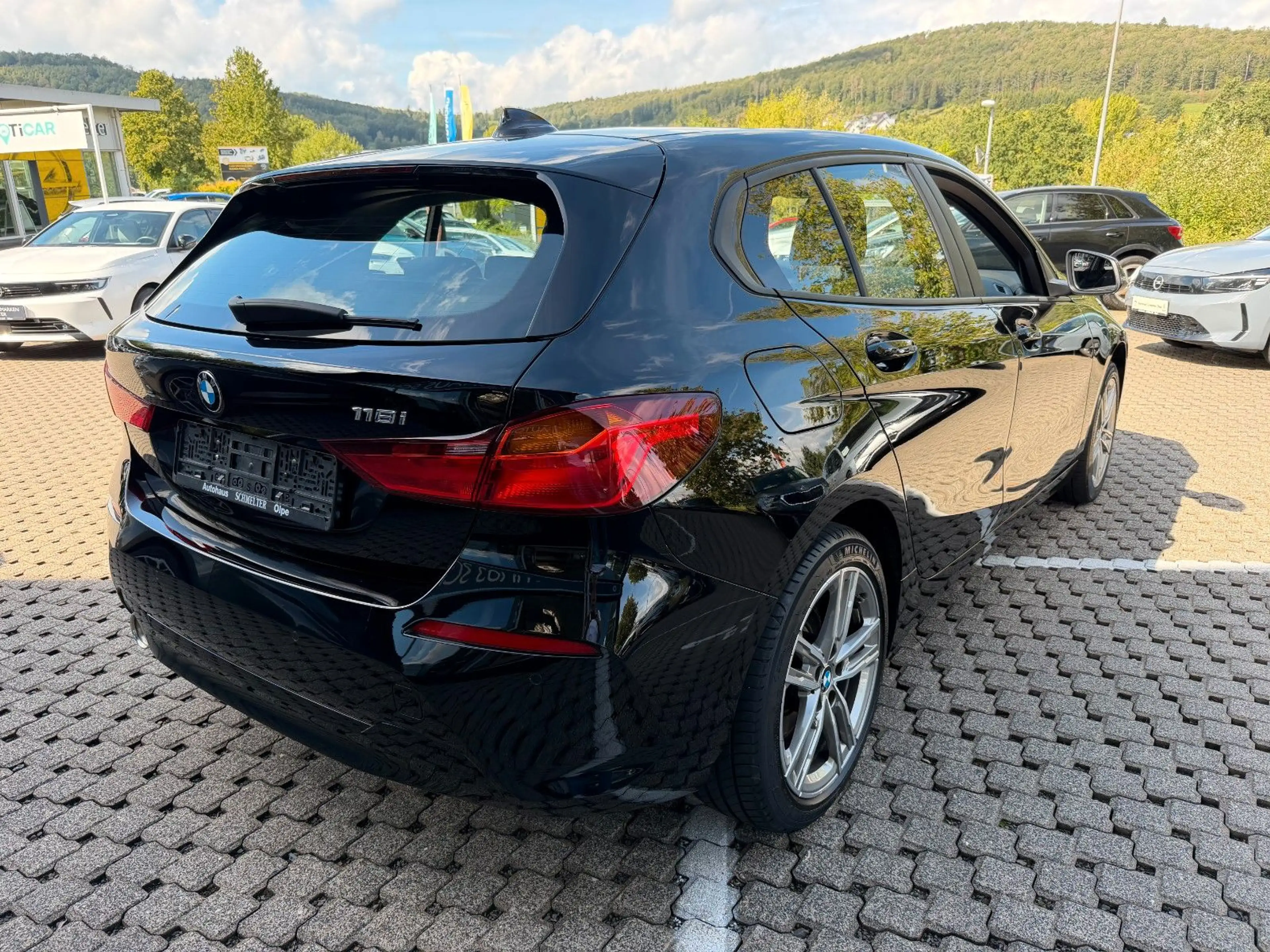 BMW 118 1 Limousine 118 i Advantage — photo 2