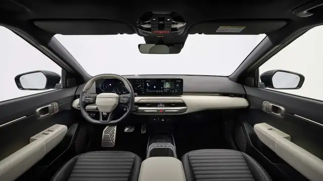 Kia EV4 81.4 kWh Long range Earth