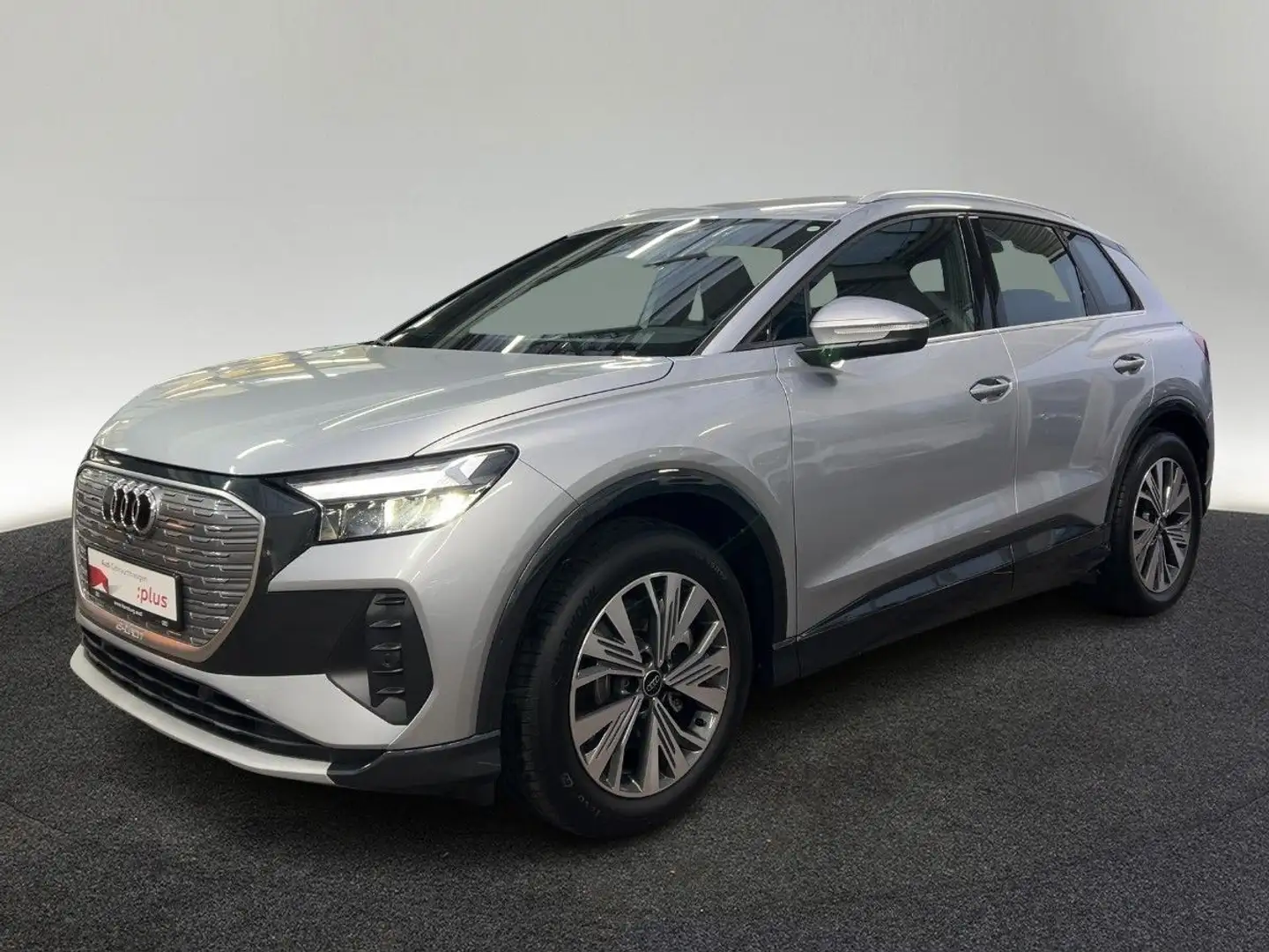 Audi Q4 e-tron Q4 50 e-tron quattro 220 kW S line Navi Silber - 2
