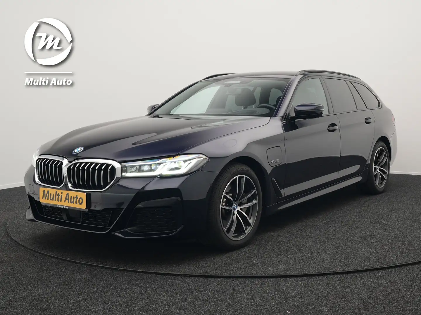 BMW 530 5-serie Touring 530e M Sport Plug In Hybrid 293pk Bleu - 1