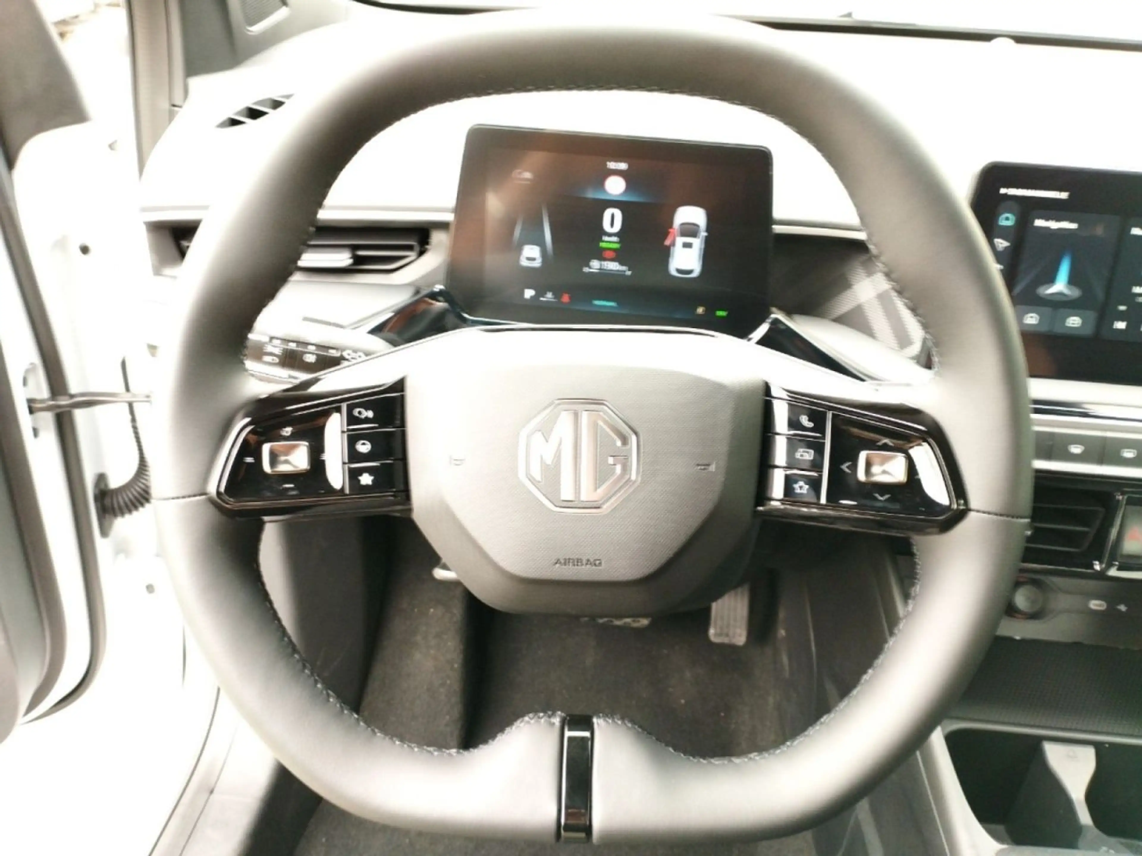 MG MG3 Hybrid+ Luxury 1.5 — photo 10