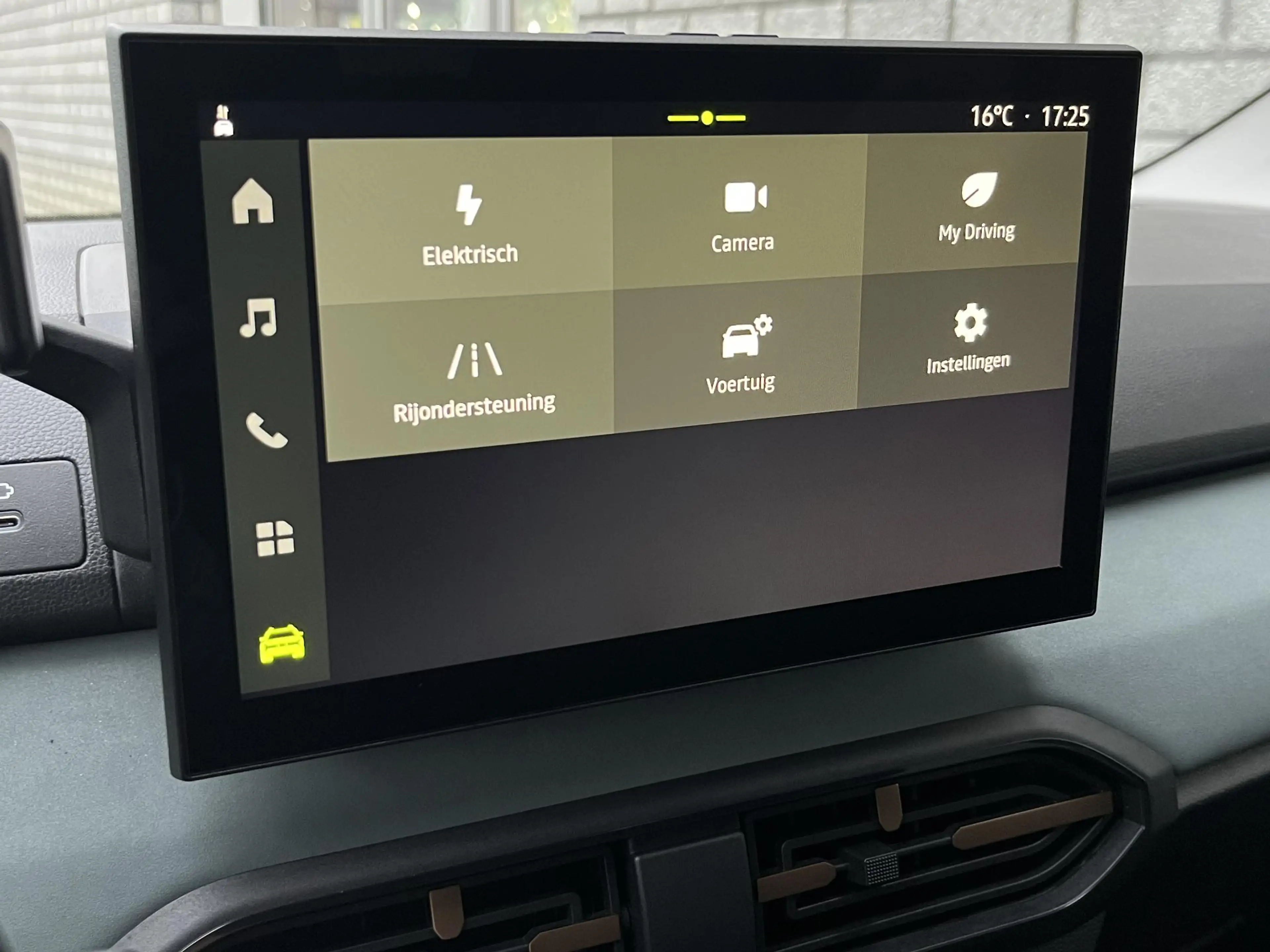 Dacia Jogger 1.8 Hybrid 155 Limited Edition 7p. | Camera | Navi — photo 37