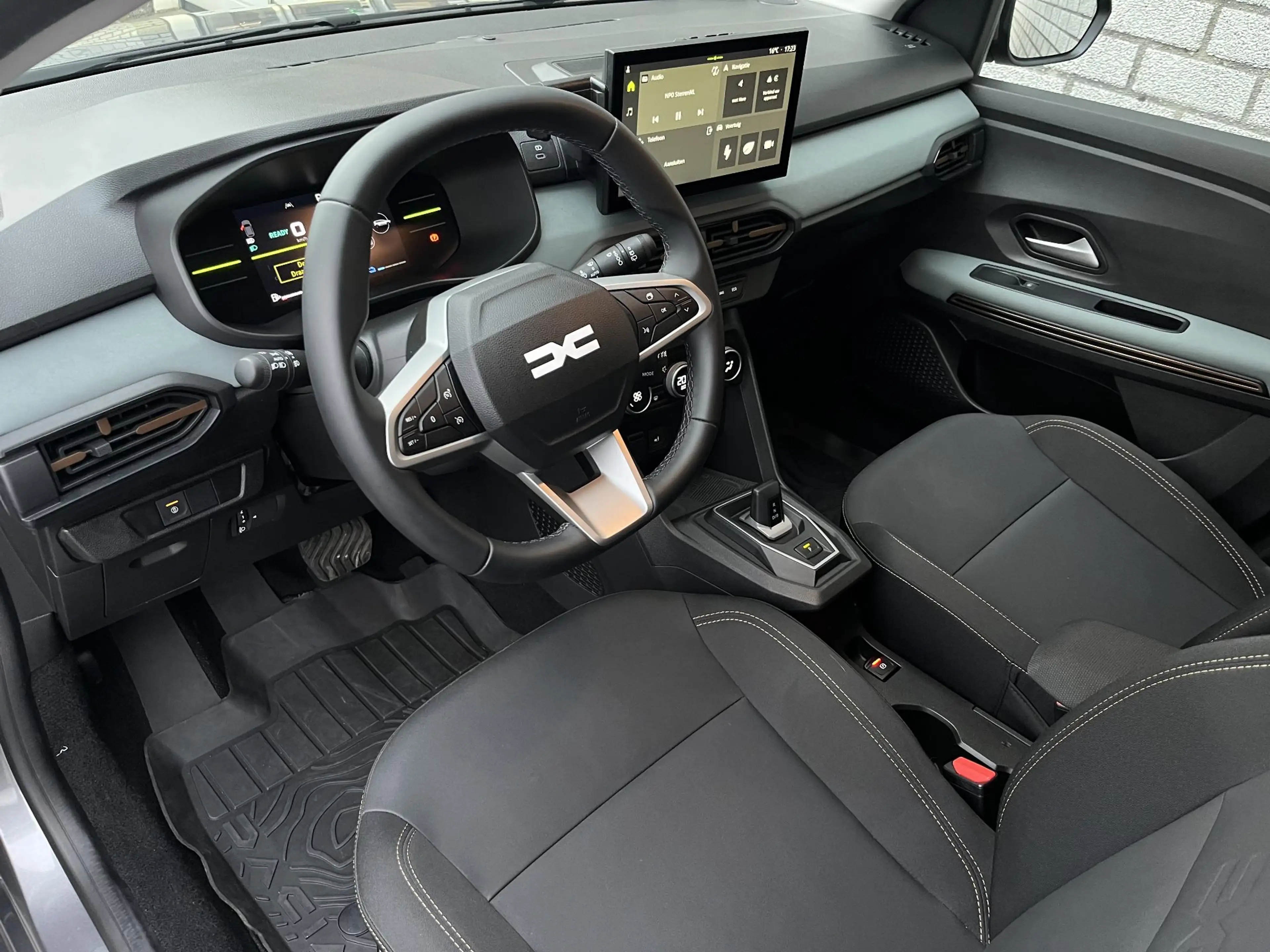 Dacia Jogger 1.8 Hybrid 155 Limited Edition 7p. | Camera | Navi — photo 27