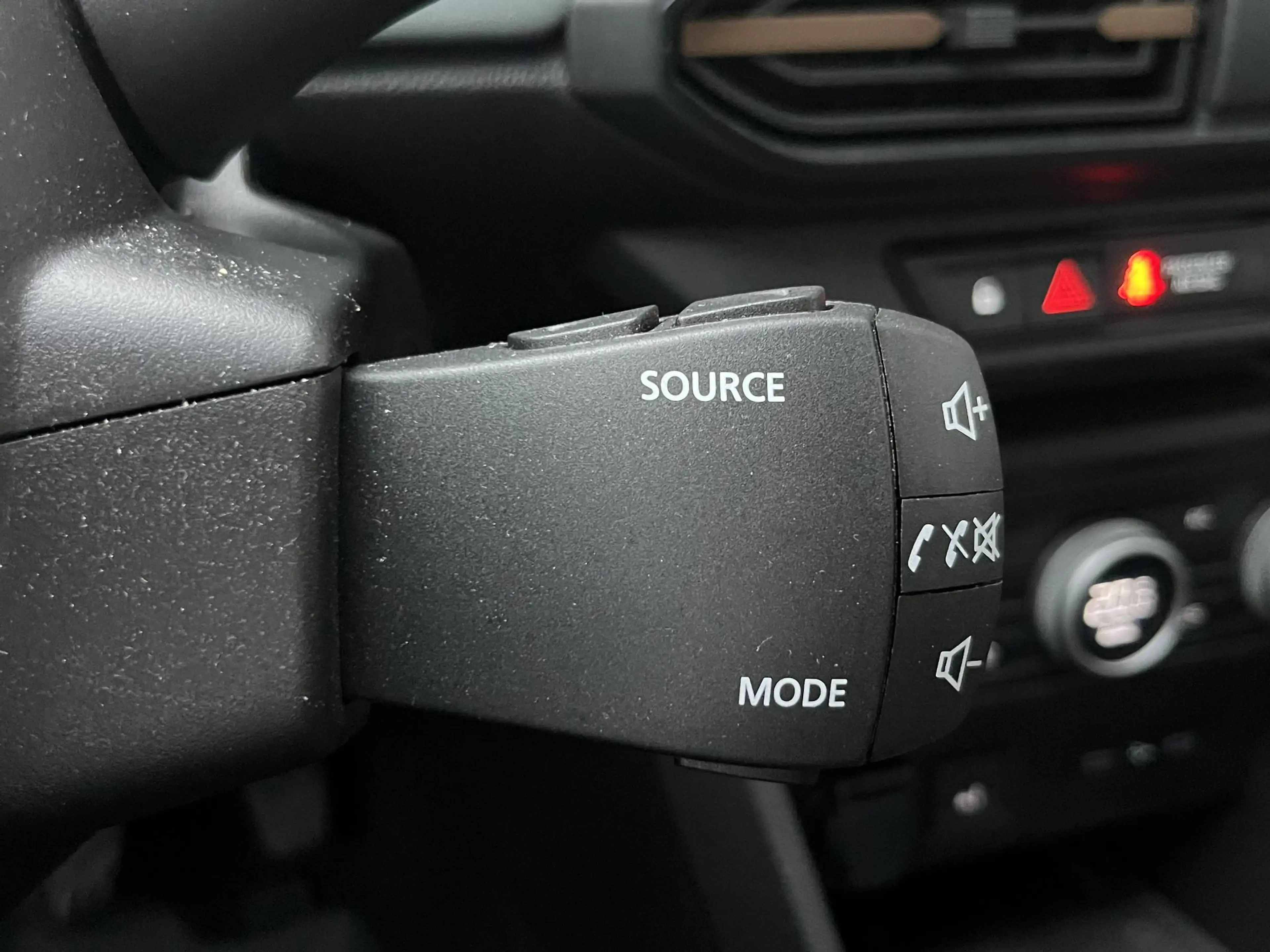 Dacia Jogger 1.8 Hybrid 155 Limited Edition 7p. | Camera | Navi — photo 25