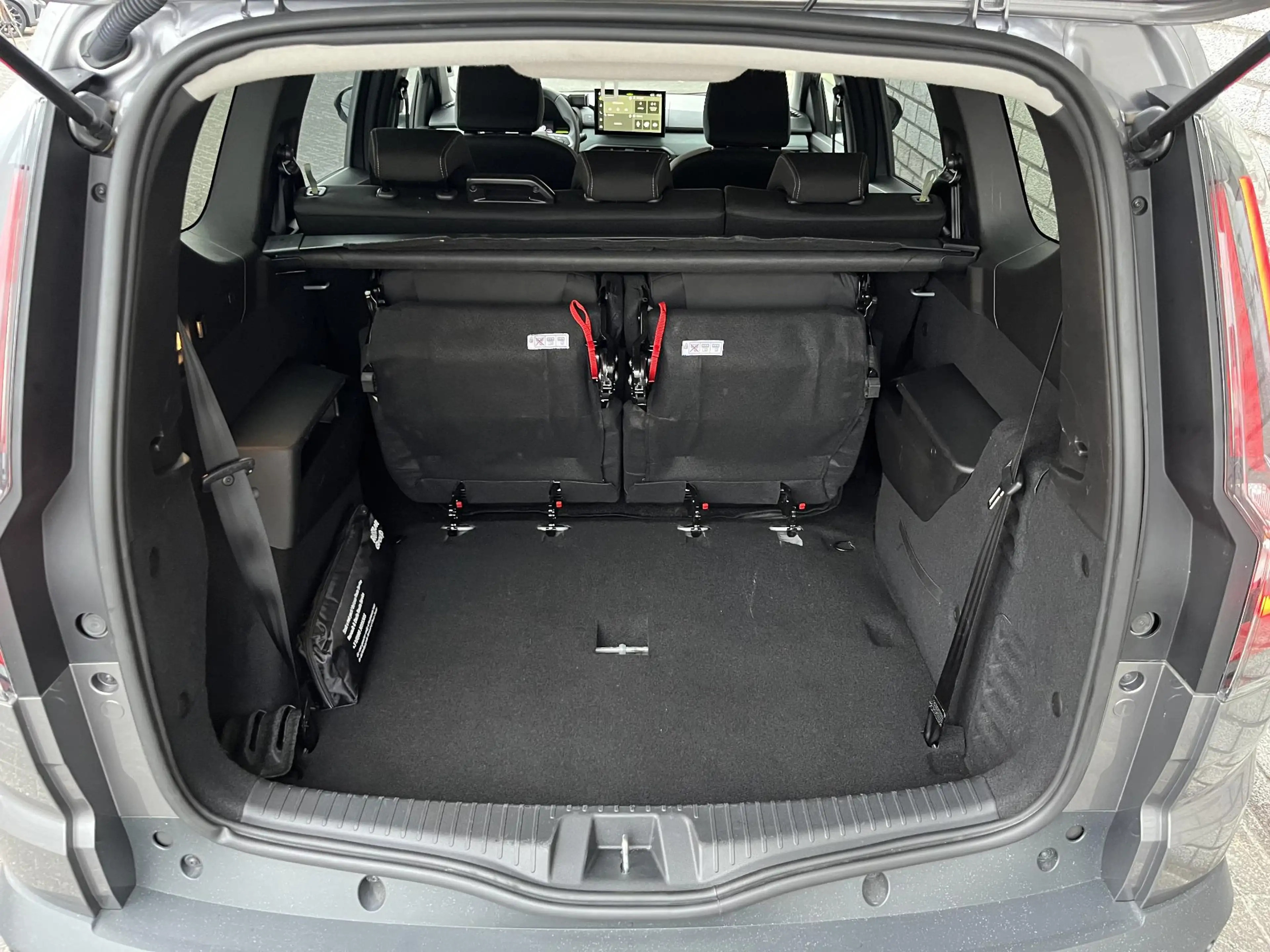 Dacia Jogger 1.8 Hybrid 155 Limited Edition 7p. | Camera | Navi — photo 9