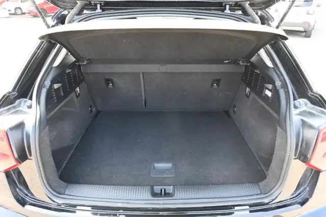 Audi Q2 view 9