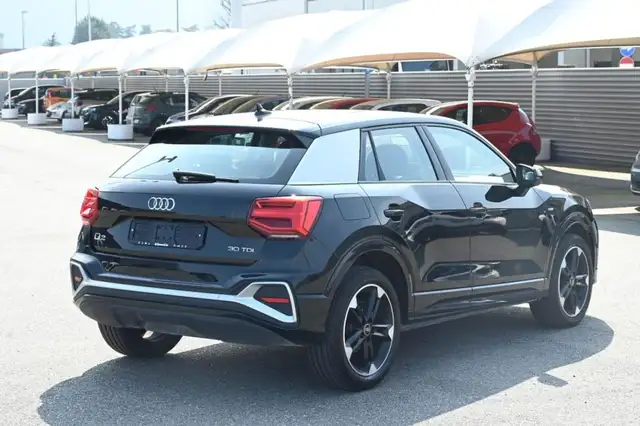 Audi Q2 view 5