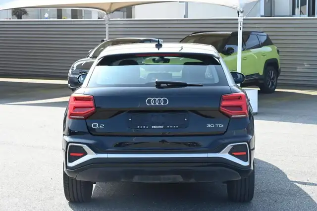 Audi Q2 view 6