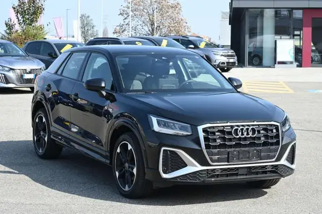 Audi Q2 view 3
