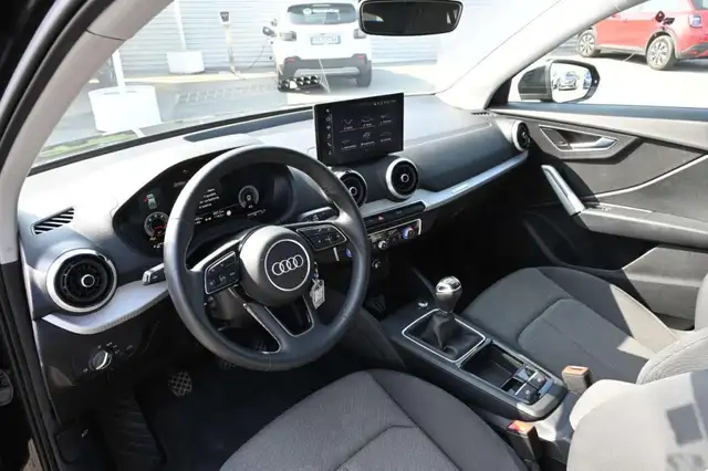 Audi Q2 view 12