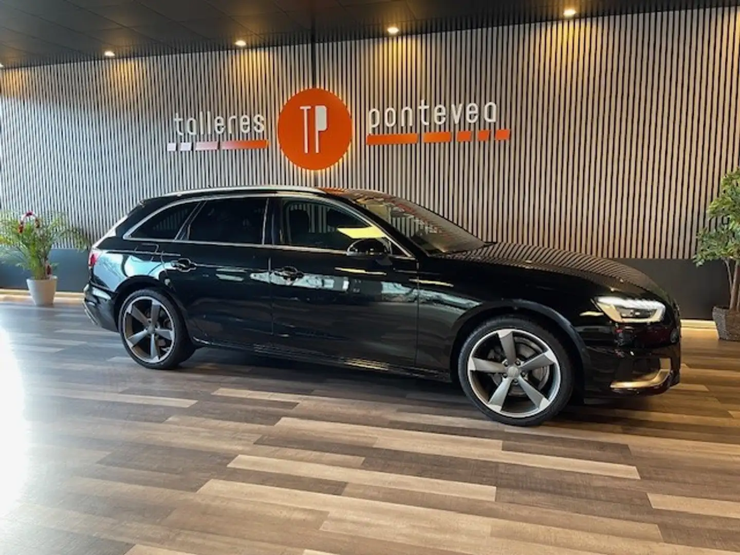 Audi A4 Avant 30 TDI Advanced S tronic 100kW Negro - 1