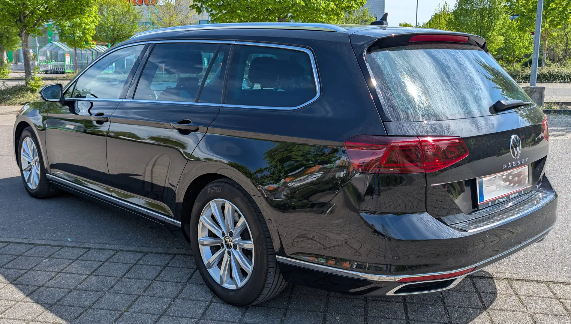 Volkswagen Passat Variant Passat Variant Elegance 2,0 TDI 4Motion DSG Elegan Schwarz - 2