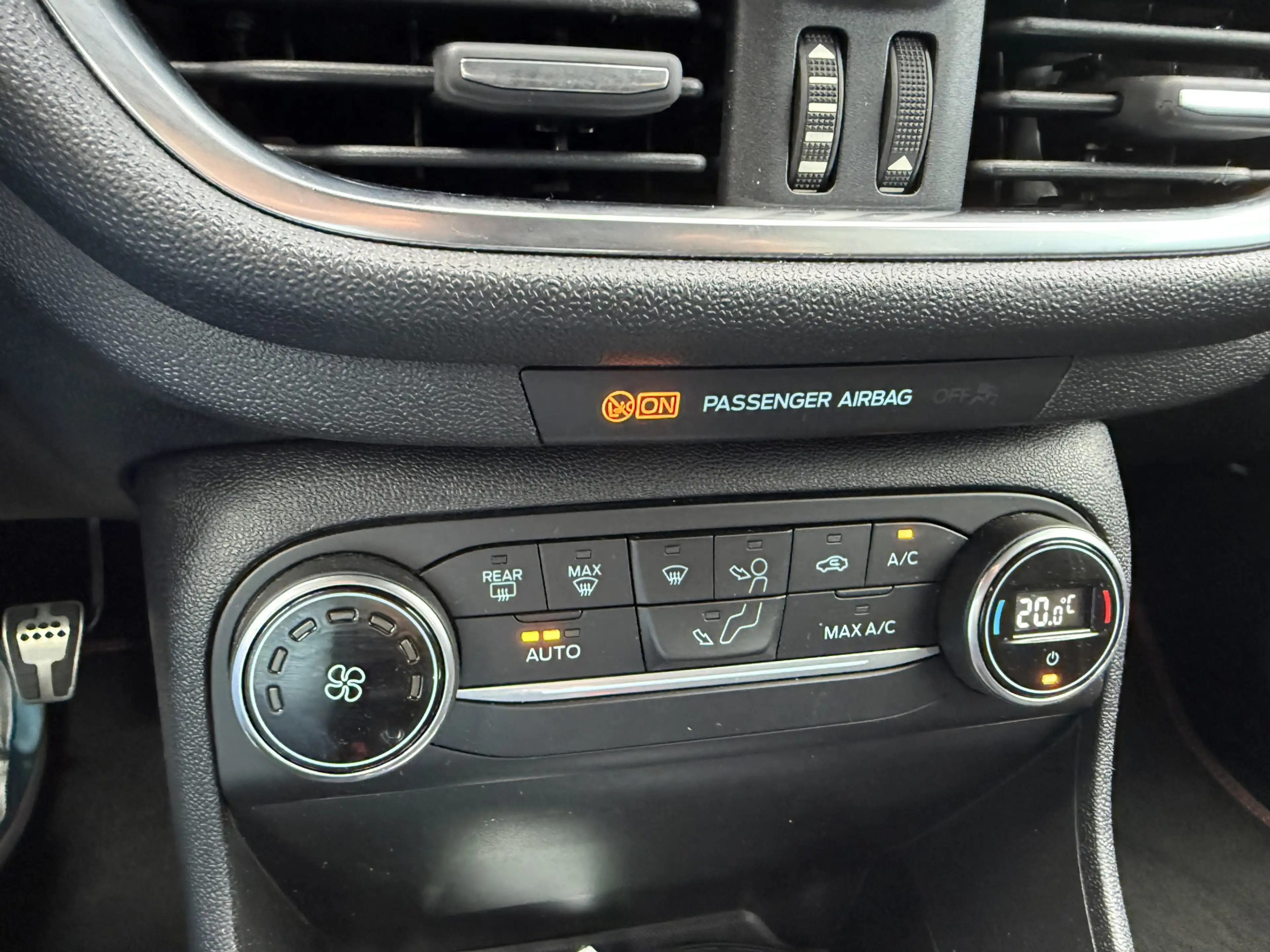 Ford Fiesta 1.0 EcoBoost ST-Line — photo 19
