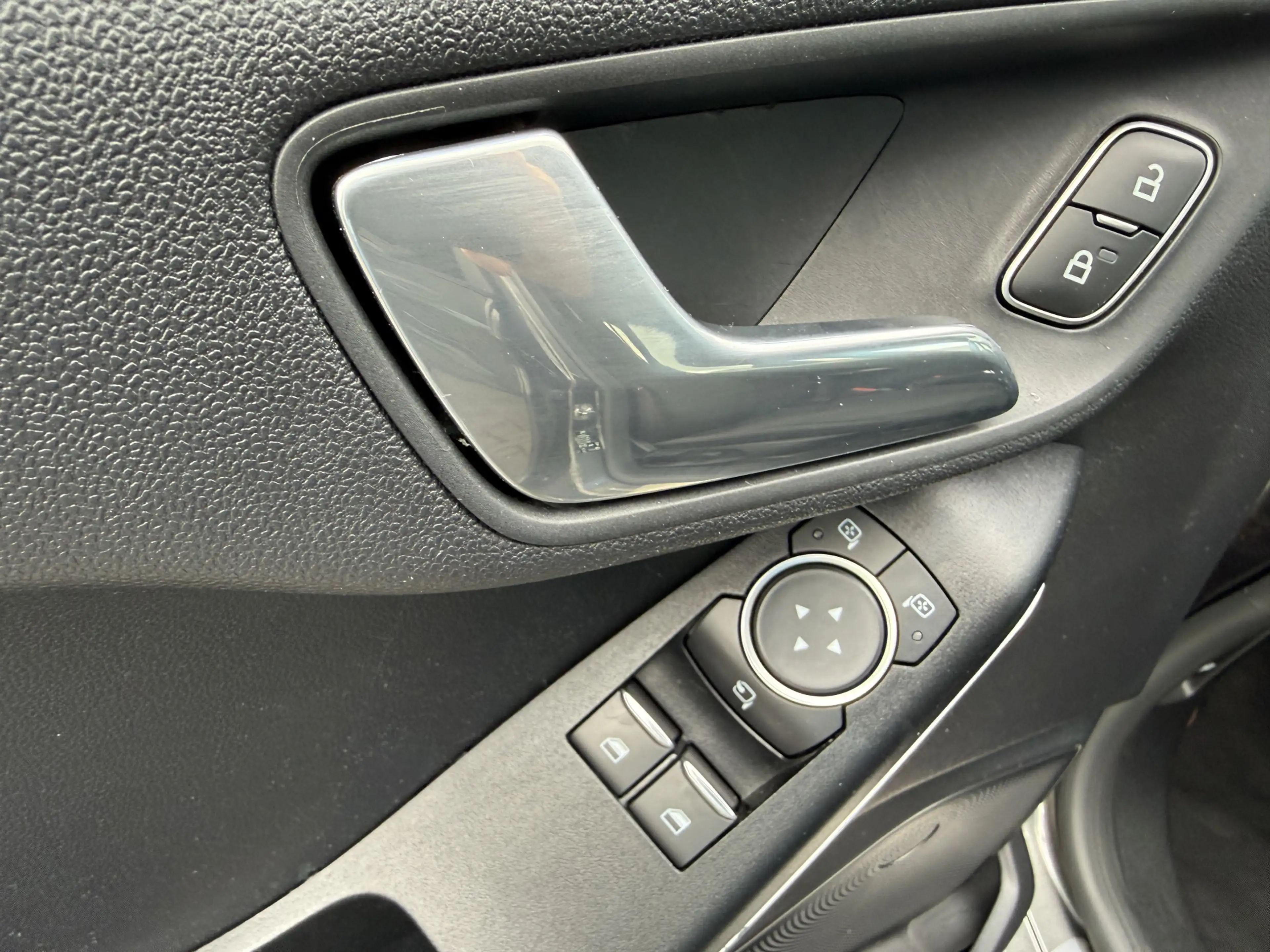 Ford Fiesta 1.0 EcoBoost ST-Line — photo 13